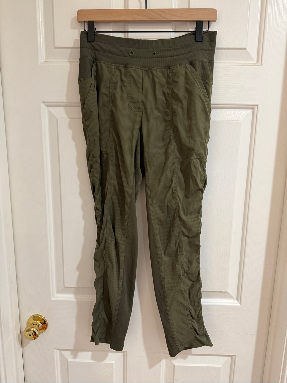 Lululemon Womens Pants size 6